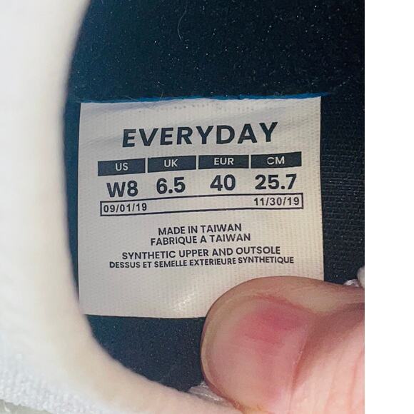 Vessi Everyday Move Waterproof Sneakers - Woman's Size 8 - Worn Once - Picture 11 of 11